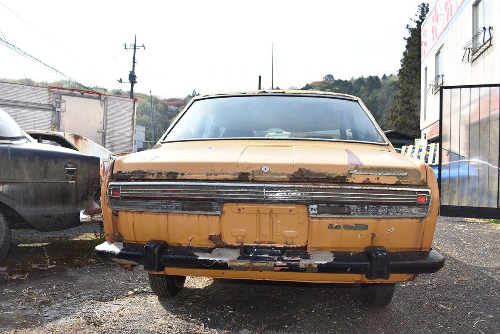 ブルーバード510 Sss クーペ 黄 Americandreamgarage アメ車 P1800 国産旧車